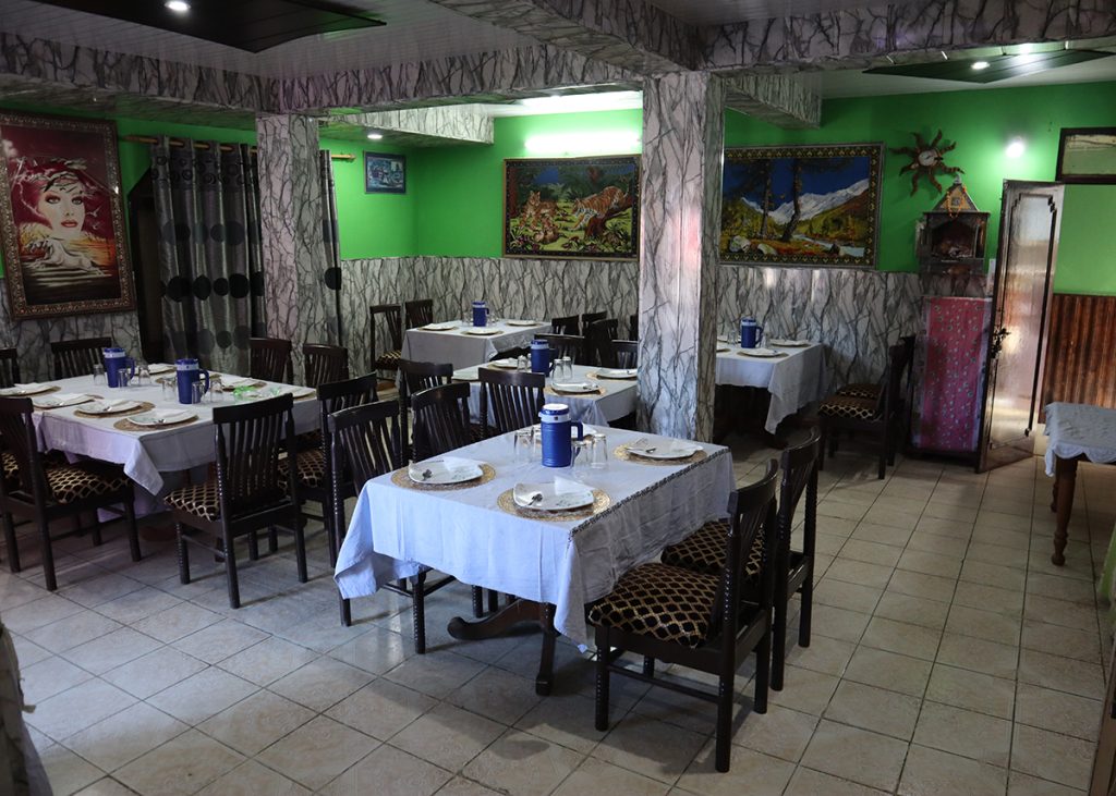 restaurant-hotel-trehan's-sarahan